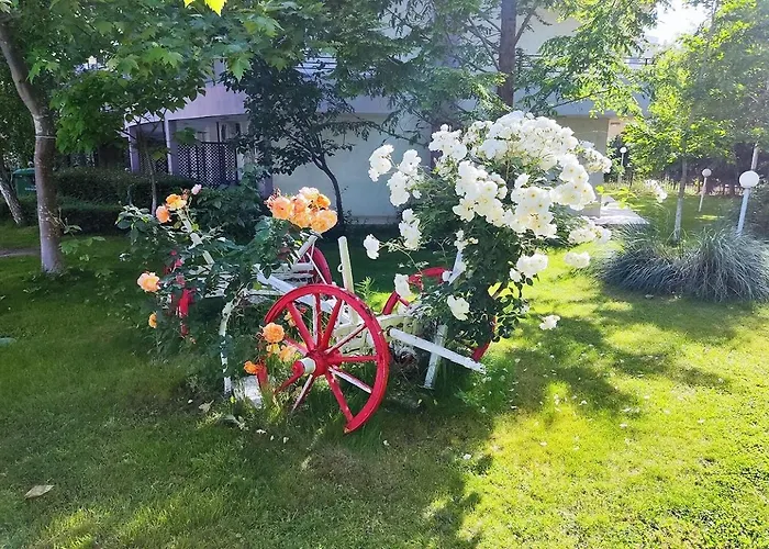 Charis Cozy Family At Sun Village Complex Close To The Apartment *