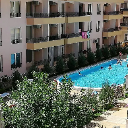 Charis Cozy Family At Sun Village Complex Close To The Apartman