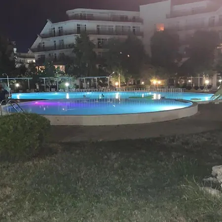 Charis Cozy Family At Sun Village Complex Close To The Apartman