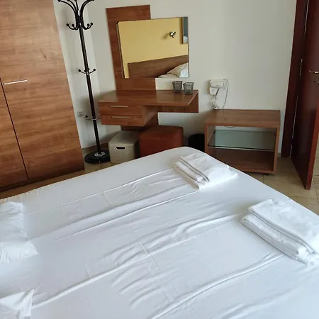 Charis Cozy Family At Sun Village Complex Close To The Slăntjev Brjag