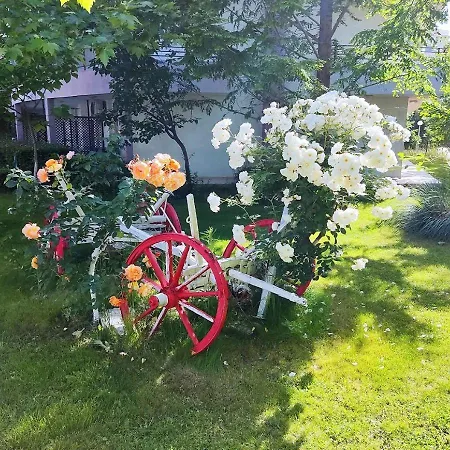 Charis Cozy Family At Sun Village Complex Close To The Apartman *