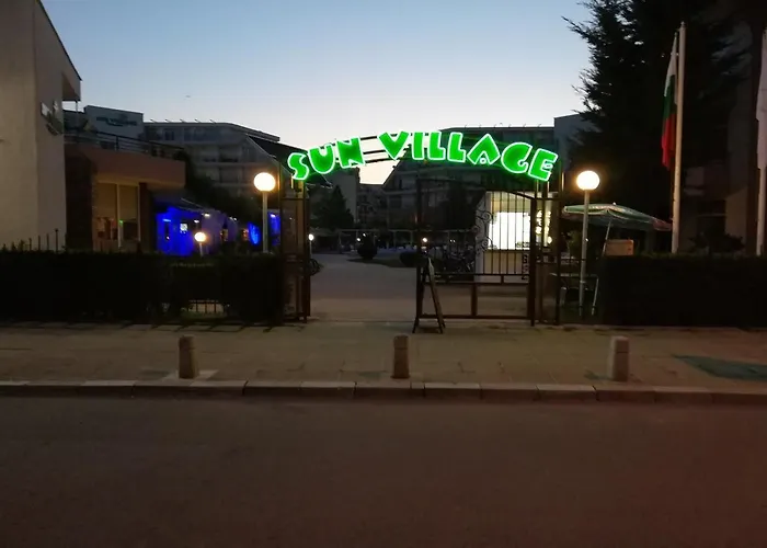 Charis Cozy Family At Sun Village Complex Close To The