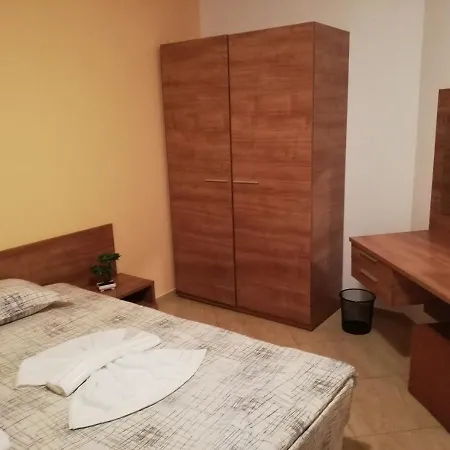 شقة Charis Cozy Family At Sun Village Complex Close To The ساني بيتش