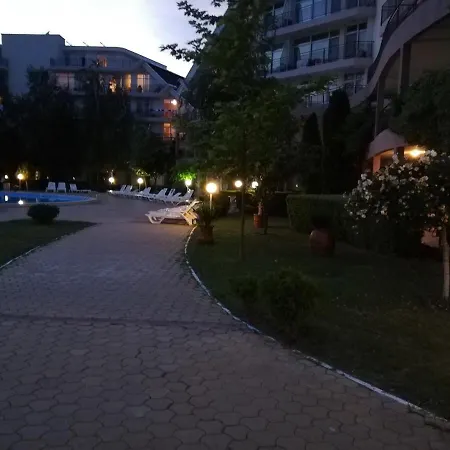 شقة Charis Cozy Family At Sun Village Complex Close To The ساني بيتش